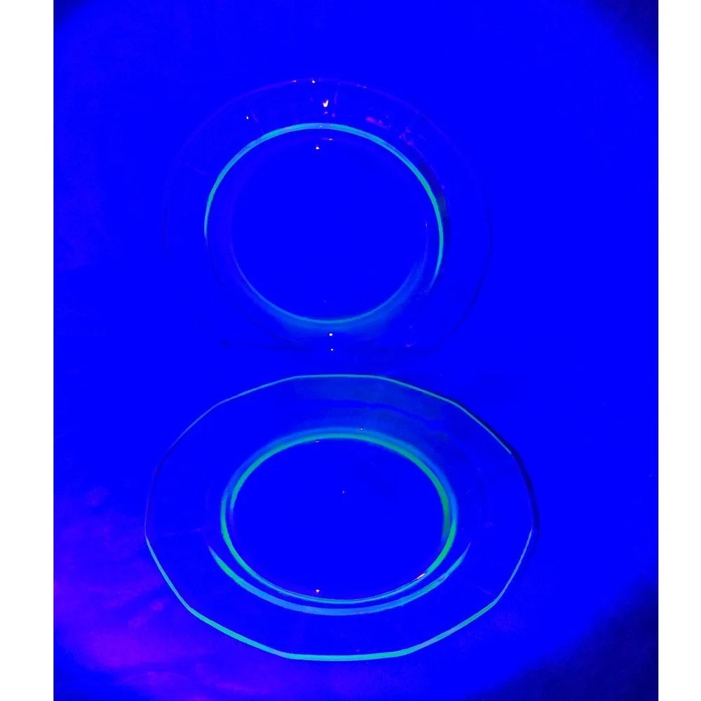 Vintage Fostoria Fairfax No 2375 Green Uranium Glass‎ Salad Plates (2) UV Glow